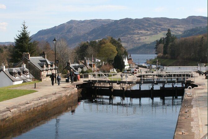 3 Day Isle of Skye Eilean Donan Castle and Loch Ness Tour - Day 2 choices: whisky, Dunvegan Castle, or the Fairy Pools 4 km hike