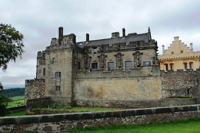 Bannockburn & Stirling Castle Private Tour from Greater Glasgow - Stirling Castle: Sieges, Crowns, and Mary Queen of Scots Context