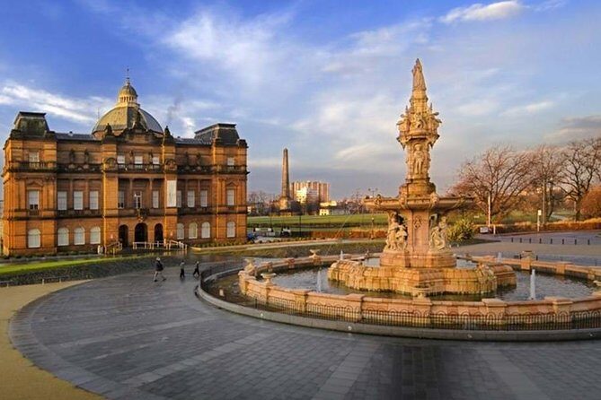 Discover Glasgow. Full day private tour in people carrier. - University of Glasgow and Botanic Gardens: architecture and calm in one loop