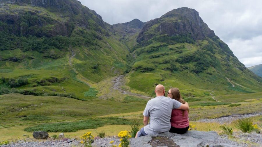 From Glasgow: Jacobite Steam Train & The Highlands Tour - Inveraray and Loch Fyne: town time with calming water views