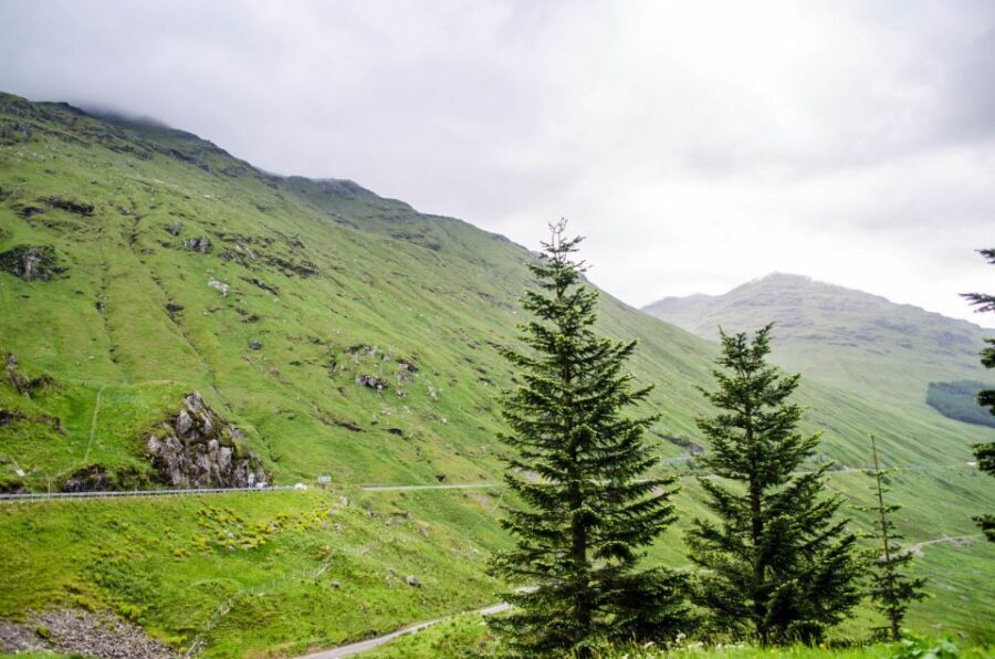 From Glasgow: Oban, Lochs & Inveraray Day Tour - Loch Lomond and Luss: coffee, shoreline views, and a real village stop