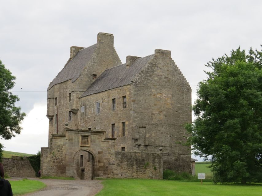 From Glasgow: Outlander Adventure Tour with Tickets - Falkland lunch break and Inverness in disguise