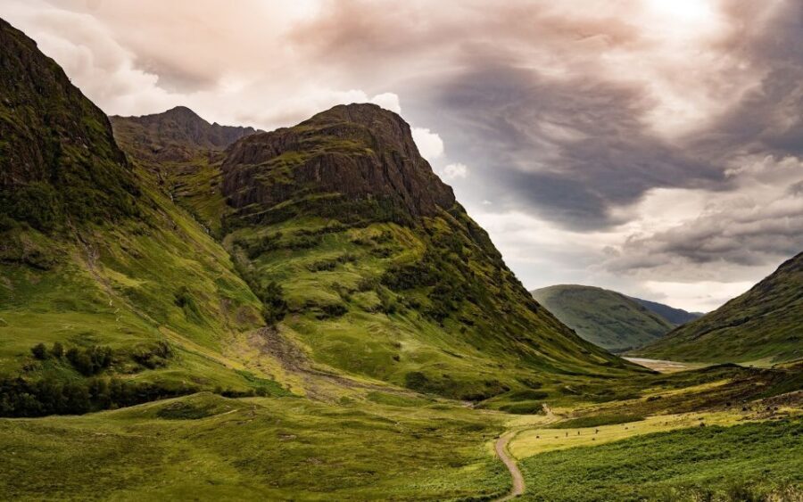 Glasgow: 2-Day Eilean Donan, Loch Ness & Glenfinnan Tour - Day One route: Loch Lomond, Inveraray Castle, Glencoe, and Glenfinnan Viaduct