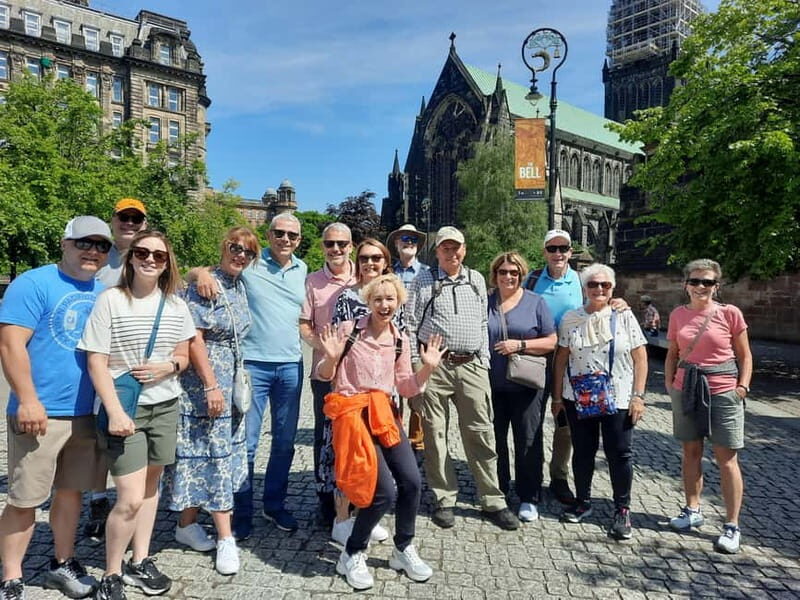 Glasgow: City Center Guided Walking Tour - George Square and Glasgow City Chambers: the civic heart of the city