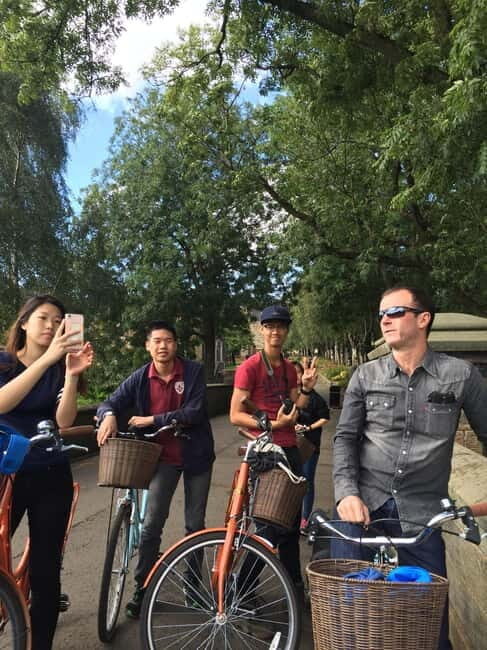 Glasgow: City, Green spaces and Clyde Bridges Bike Tour - Who this Glasgow bike tour is best for