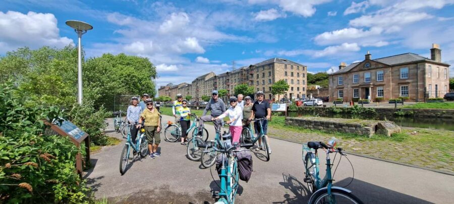 Glasgow: City, Green spaces and Clyde Bridges Bike Tour - From Glasgow Green to People’s Palace: a strong anchor for the whole day