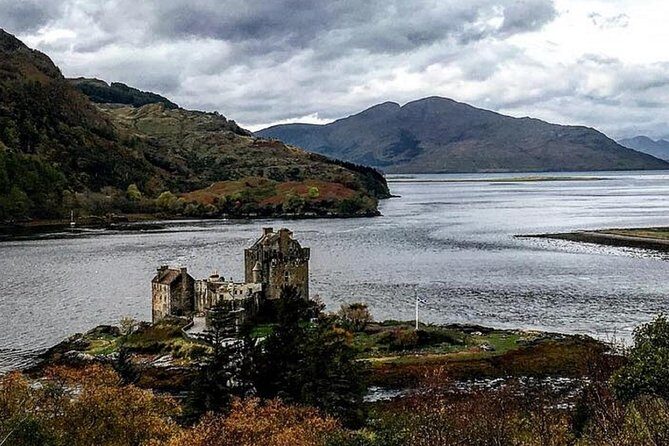 Glasgow: Eilean Donan, Loch Ness & Glenfinnan - 2 Day Tour - Day 1: Loch Lomond, Inveraray Castle views, Glencoe, and Glenfinnan Viaduct