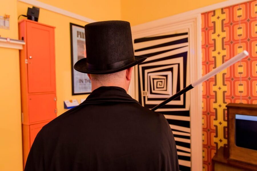 Glasgow: Escape Room The Magicians Heist - Where to meet in Glasgow, and what to bring