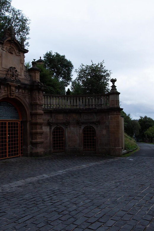 Glasgow: Ghouls, Ghosts & Gruesome Tales Guided Walking Tour - Where This Tour Really Shines in Glasgow