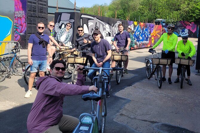 Glasgow Highlights Bike or Ebike Tour - Where the tour starts: Pentagon Centre at 10:30