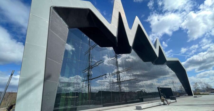 Glasgow in a Day: Private Sightseeing Tour from Edinburgh - Kelvingrove Art Gallery and Museum: One Stop, Many Tastes