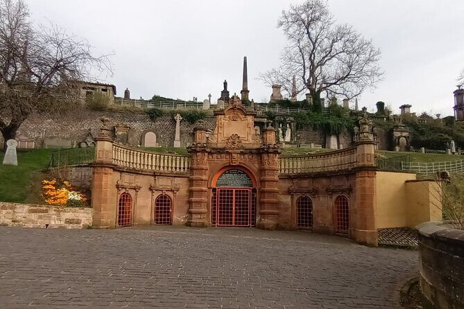 Glasgow Private Self-Guided Tour - University of Strathclyde and the mural trail you can photograph