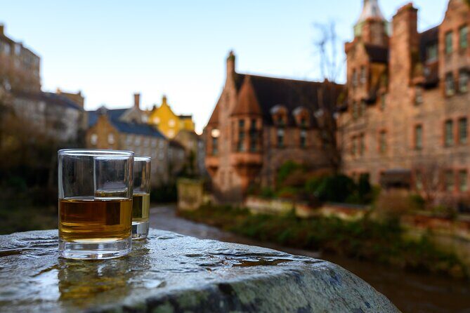 Glasgow: Stirling Castle & Loch Lomond Private Luxury Day Tour - Loch Lomond and The Trossachs National Park: the loch that fills the frame