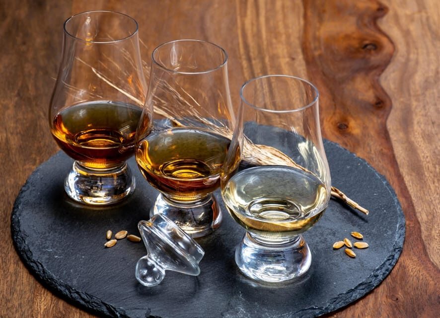 Glasgow: Stirling Castle, Loch Lomond Walk, and Whisky Tour - Meeting at Buchanan Bus Station and getting a smooth start