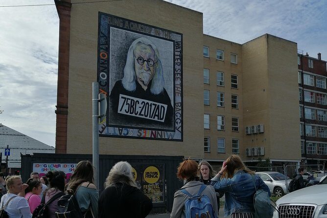 Glasgow Street Art Daily Walking Tour: 2pm - Weather and group size: plan for rain, meet 20 max
