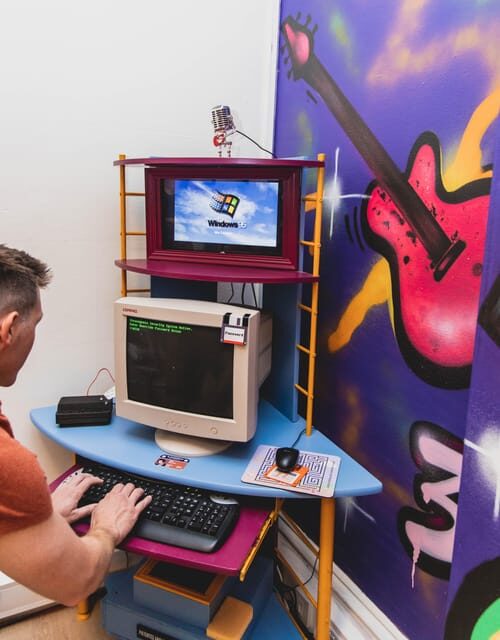 Glasgow: Stuck in the 90s... A Nostalgic Musical Escape Room - Puzzles and hints: how Brain Bruiser feels in real life