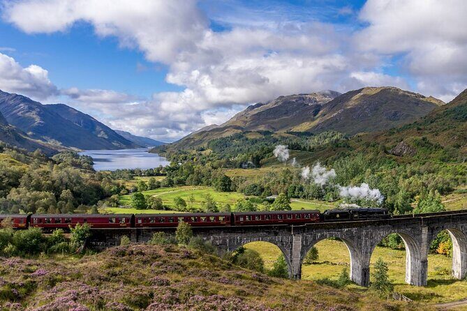 Glenfinnan Viaduct, Glencoe & Loch Shiel tour from Glasgow - Glasgow to Luss: Loch Lomond views and a quick start to the Highlands