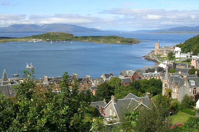 Highland Lochs & Castles Tour to Oban & Glencoe - Oban lunch by the harbor: where to slow down