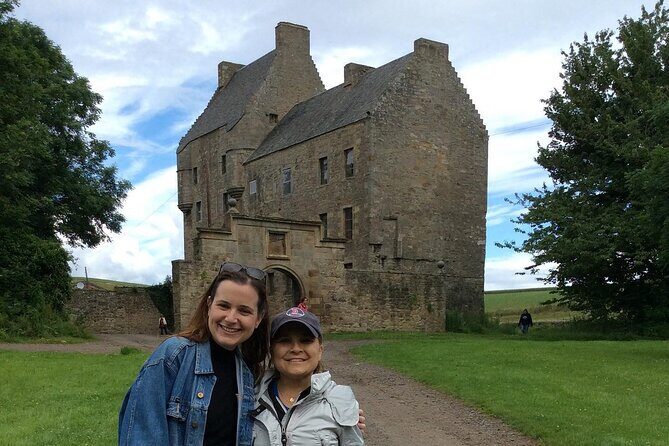 Outlander Day Tour from Glasgow - Pickup at Costa Coffee and the 9:00 am start rhythm