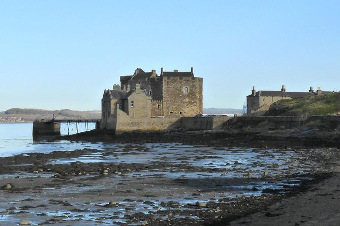 Outlander Special - Stop 2: Blackness Castle (Fort William) for Bigger-Scene Photo Moments