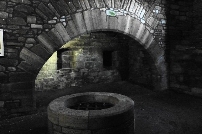 Outlander Tour - Blackness Castle: artillery fort drama with real prison history