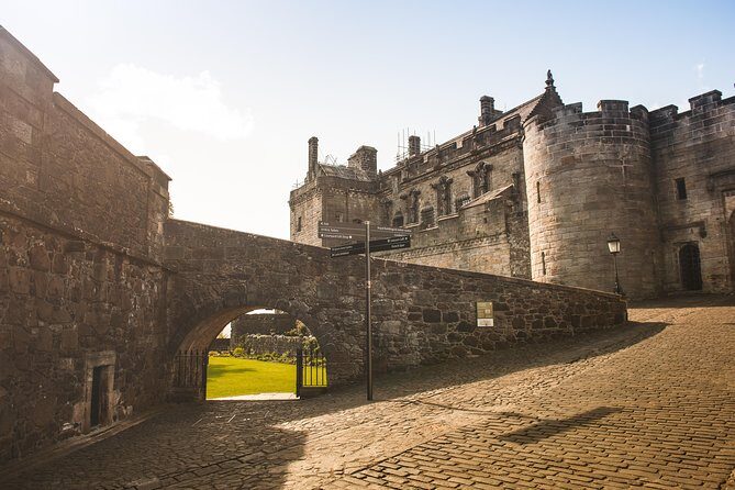 Stirling Castle, Loch Lomond and Cruise Day Tour from Glasgow - Glasgow to the Highlands: how the day actually moves